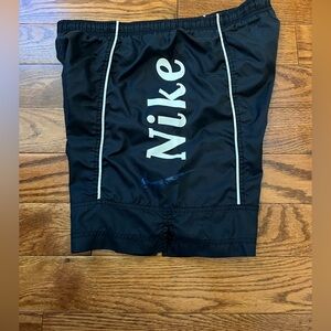 Vintage  Nike Youth Shorts Sz L (14-16)